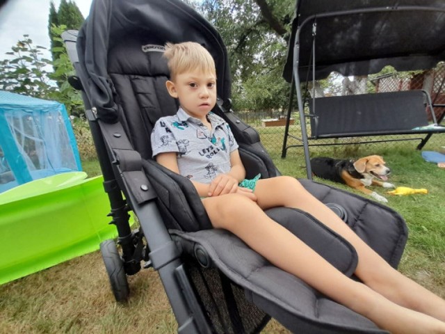 4-letni Kuba Reszke z Nowego marzy o dziecięcym aktywnym wózku inwalidzkim