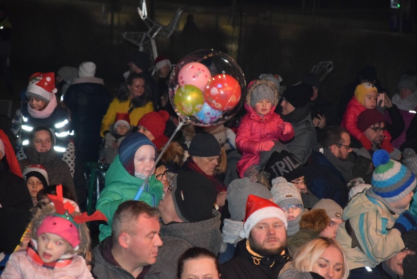 Gdyńskie Mikołajki! Św. Mikołaj przyjechał wozem strażackim na Plac Grunwaldzki