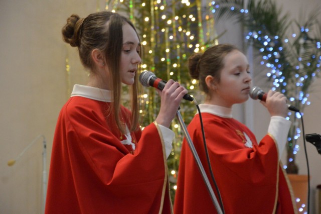 Schola Gaudium zaśpiewała w parafii pw. Wszystkich Świętych w Bełchatowie