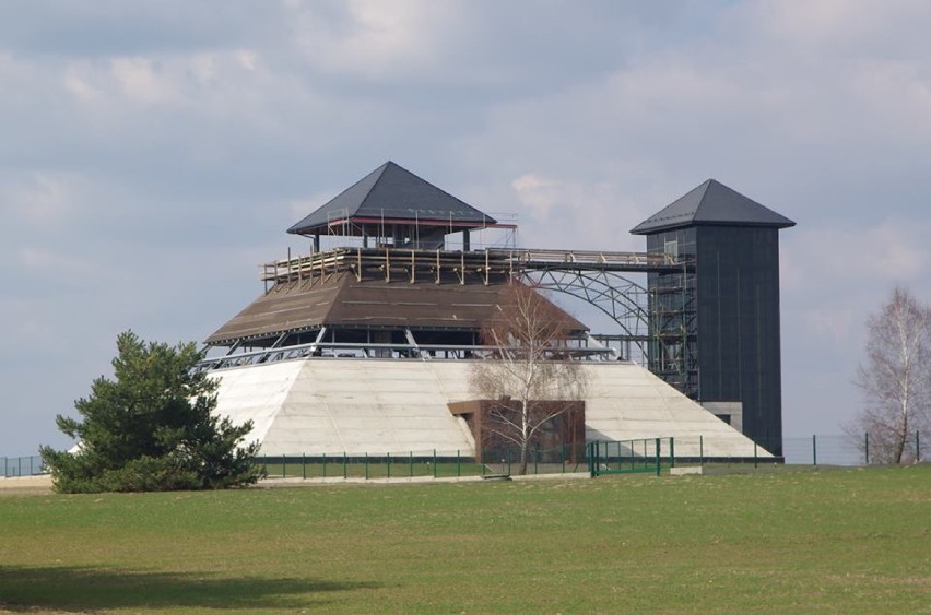 Polisz arkitekczer, czyli budowlane hity na ulicach polskich miast [ZDJĘCIA]