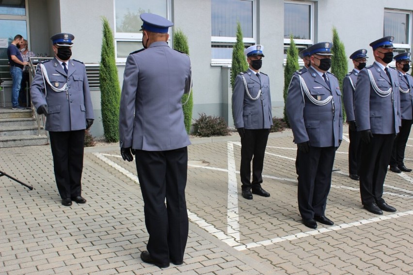 Powiatowe obchody święta policji w Opocznie. Awanse dla 27 policjantów [ZDJĘCIA]