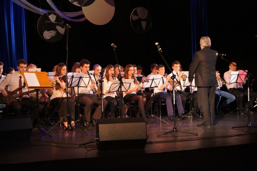 "Muzyczna podróż z Cantabile..."- Koncert Jubileuszowy chóru...