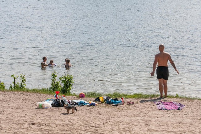 Aktualne informacje o kąpieliskach można uzyskać we właściwej Powiatowej Stacji Sanitarno- Epidemiologicznej lub bezpośrednio u organizatorów kąpielisk.