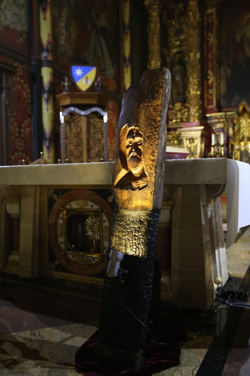 Pożar katedry w Sosnowcu. Msze św. znów odbywają się w świątyni