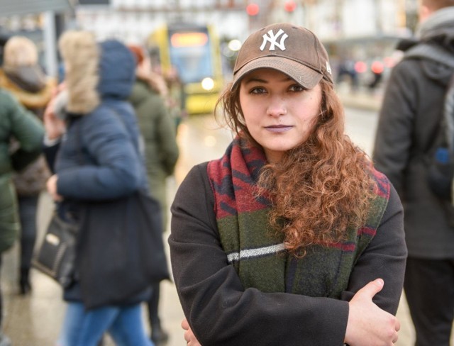 Kontrolerzy biletów w miejskiej komunikacji, których pasażerka oskarżyła o chamskie zachowanie nie stracą pracy. - Nie stwierdziliśmy rażących uchybień w ich zachowaniu – tłumaczy dyrektor WGK.

SZCZEGÓŁY NA KOLEJNEJ STRONIE >>>

tekst: Alicja Cichocka-Bielicka

Tylko u nas: Tak wygląda najstarszy autobus w Toruniu!

Ważne: Śmierć kibica przy ul. Bema. Jest wyrok