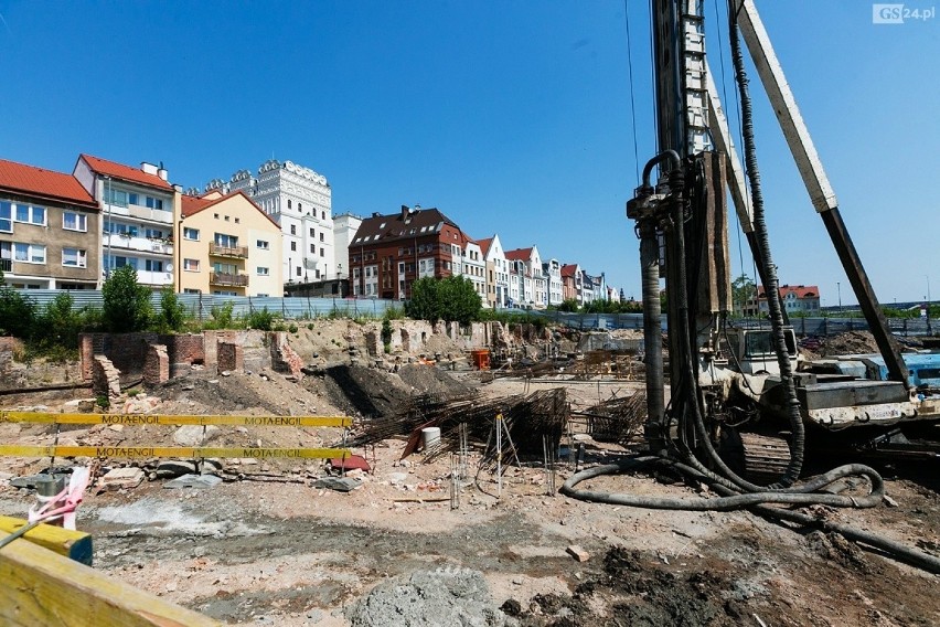 Budowa Ibis Styles na Podzamczu. Rozebrano płytę po starej Arkonie [ZDJĘCIA]