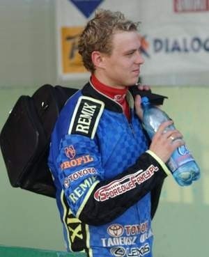 Jarosław Hampel zakończył już starty w sezonie 2004.
 FOT. MACIEJ KULCZYŃSKI