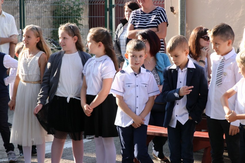 Witaj szkoło! Uczniowie ZSK w Złotowie uroczyście rozpoczęli nowy rok szkolny [FOTO, WIDEO]