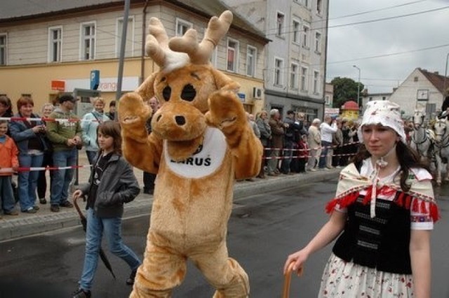 Wielki korowód przeszedł ulicami miasta piętnaście lat temu