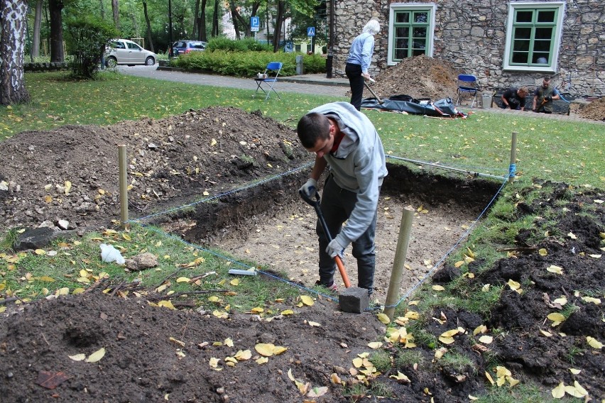 Chrzanów. Archeolodzy prowadzą wykopaliska. Są pierwsze „skarby”