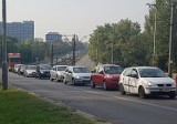 Korki al. Rydza-Śmigłego w Łodzi. Początek remontu: korki, zdezorientowani kierowcy, piesi i pasażerowie MPK [ZDJĘCIA]