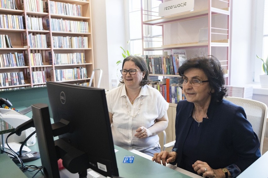 Tydzień Bibliotek w Krakowie. Barbara Majchrowska w roli bibliotekarki