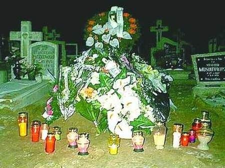 Grób Ani na cmentarzu w Siedlisku.