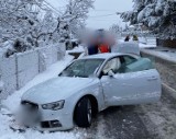 Atak zimy w regionie tarnowskim. Groźny wypadek na ulicy Witosa w Łęgu Tarnowskim i mnóstwo interwencji strażaków do powalonych drzew