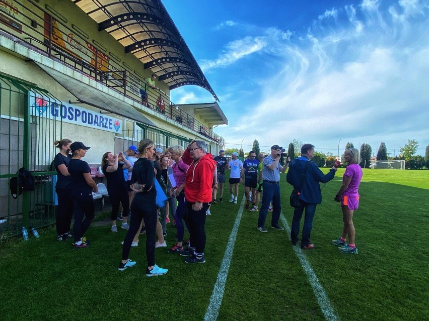 Treningi z Wandą Panfil na boisku lekkoatletycznym w Opocznie ZDJĘCIA, FILM
