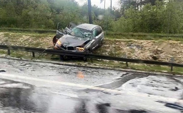 Na autostradzie A1 pomiędzy węzłami Rybnik i Żory doszło do dwóch wypadków. Jedna osoba zginęła, a jedna trafiła do szpitala.