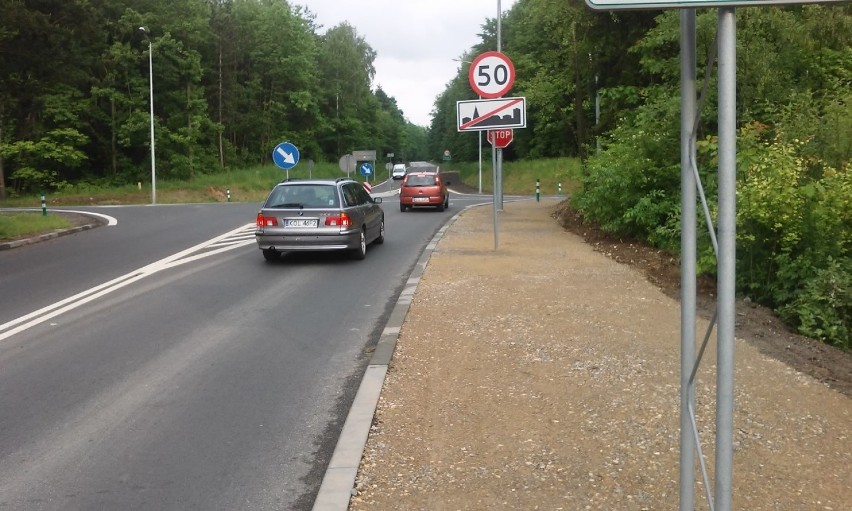 Olkusz. Łącznika na razie nie będzie, ale drogowcy wyrównali pobocze