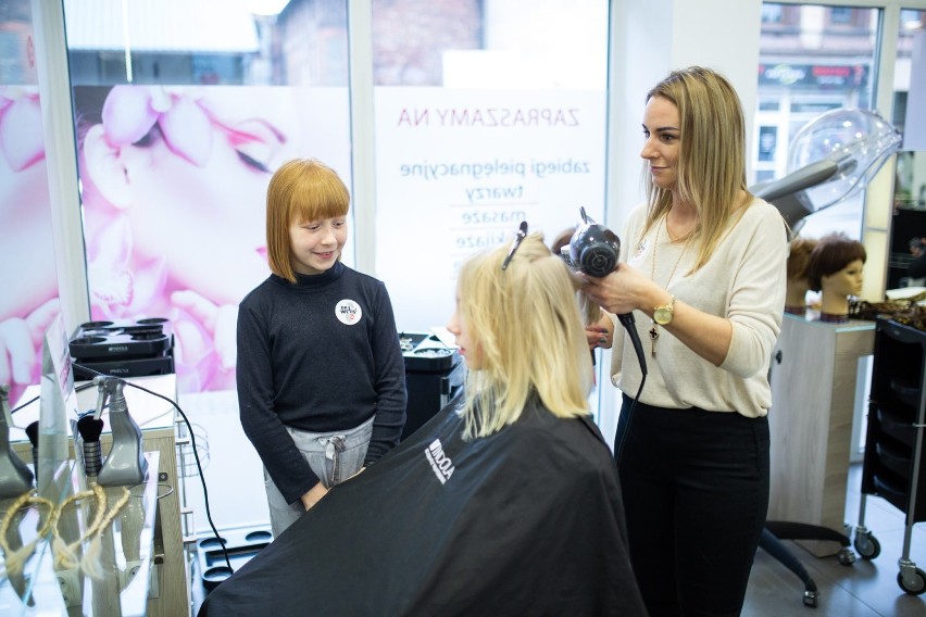 Akcja Daj Włosy w salonie w Chorzowie