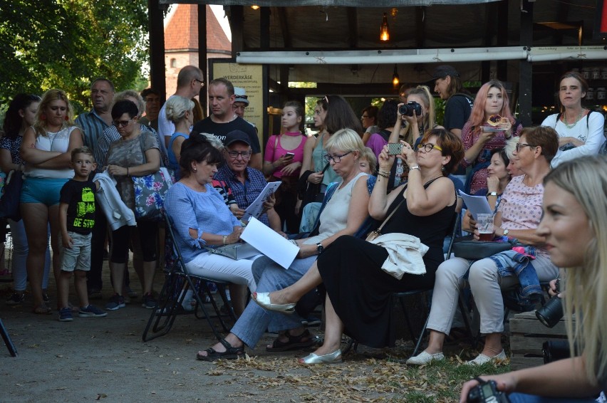 Malbork. Muzyka połączyła pokolenia w Strefie Otwartej Kultury [ZDJĘCIA]. ŁubuDubu i goście śpiewali polskie przeboje