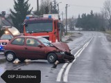 Gmina Gniezno. Wypadek dwóch aut w Oborze. Cztery osoby trafiły do szpitala na badania