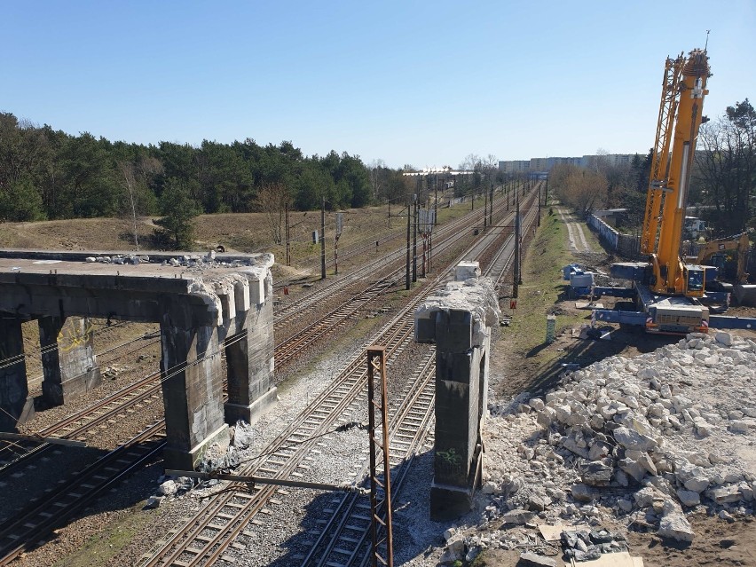 Rozbiórka starego wiaduktu nad linią kolejową w Bydgoszczy [zdjęcia]
