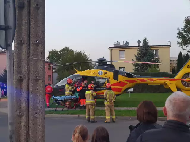 Helikopter LPR w Chorzowie lądował do starszej osoby, wymagającej natychmiastowego transportu do szpitala. Zobacz kolejne zdjęcia. Przesuwaj zdjęcia w prawo - naciśnij strzałkę lub przycisk NASTĘPNE