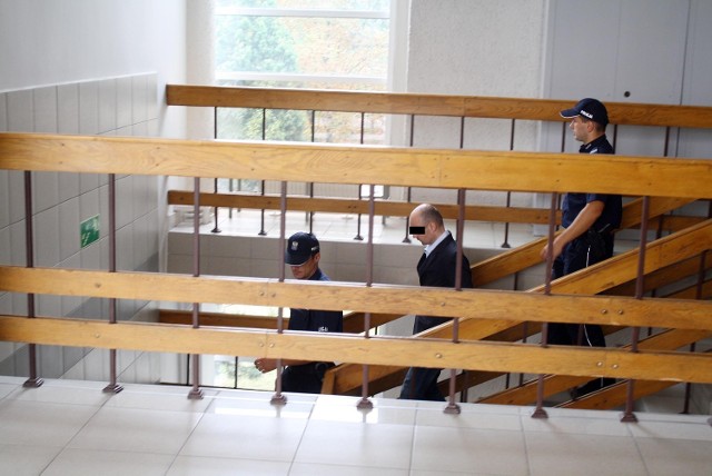 Andrzej S. nie był dotąd karany. Teraz sąd o kolejny miesiąc przedłużył jego areszt tymczasowy
