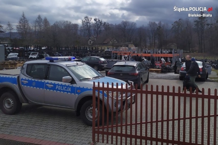 Kradzione części samochodowe za ok. 100 tys. zł. "Świadomie oferowali je klientom"