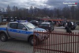 Kradzione części samochodowe za ok. 100 tys. zł. "Świadomie oferowali je klientom"