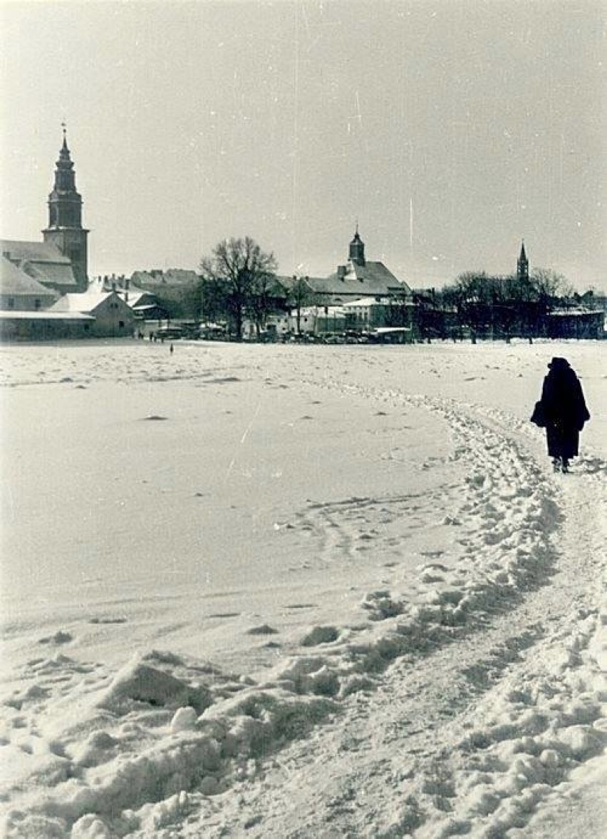 Zimowe zdjęcia z Krosna Odrzańskiego z dawnych lat.