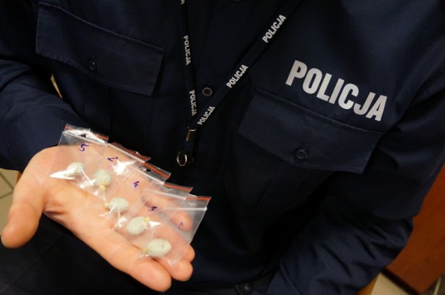 Policja w Lublińcu zatrzymała 42-latka za posiadanie narkotyków