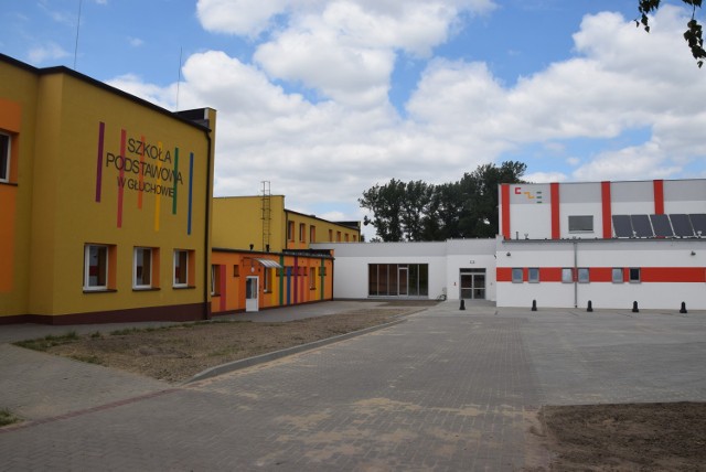 Sala gimnastyczna przy szkole w Głuchowie już na ukończeniu