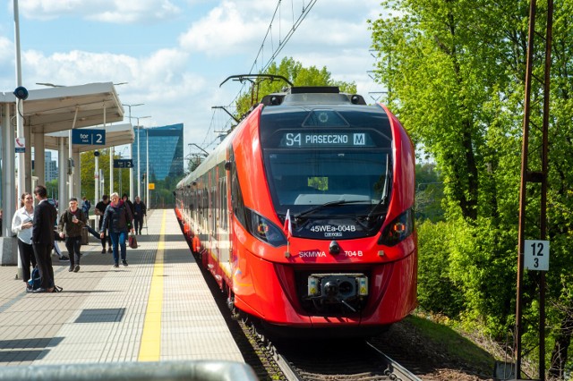 Zmiany w kursowaniu pociągów SKM i KM. Spółki proszą o sprawdzanie rozkładów przed podróżą