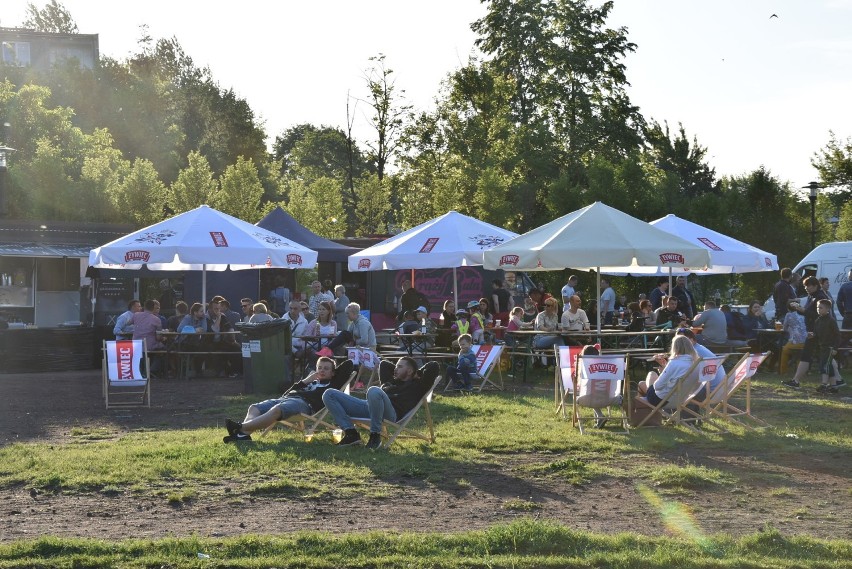 Rewia smaków w parku na Dolnej Syberce czyli Food Truck Festival  ZDJĘCIA