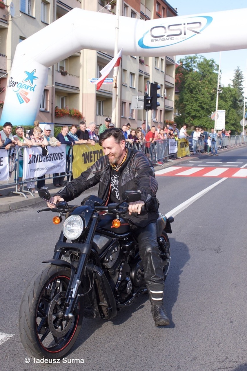Dni Stargardu 2016. Parada motocykli na ul. Szczecińskiej na zdjęciach Tadeusza Surmy