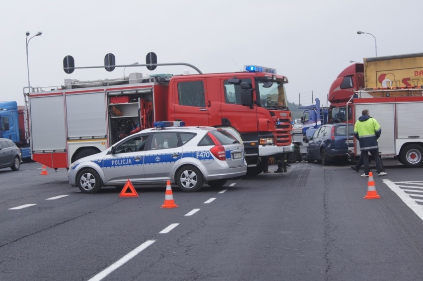 Radomsko: Poważny wypadek na skrzyżowaniu DK 1 i...