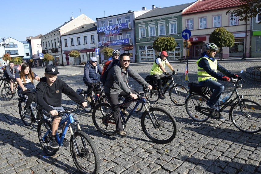 Z rynku w Skierniewicach ruszył XVIII Rajd Pieczonego...