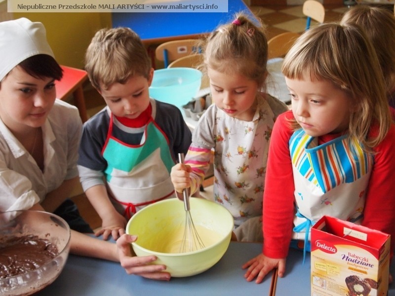 Mali artyści w kuchni w jaworznickim przedszkolu [ZDJĘCIA]