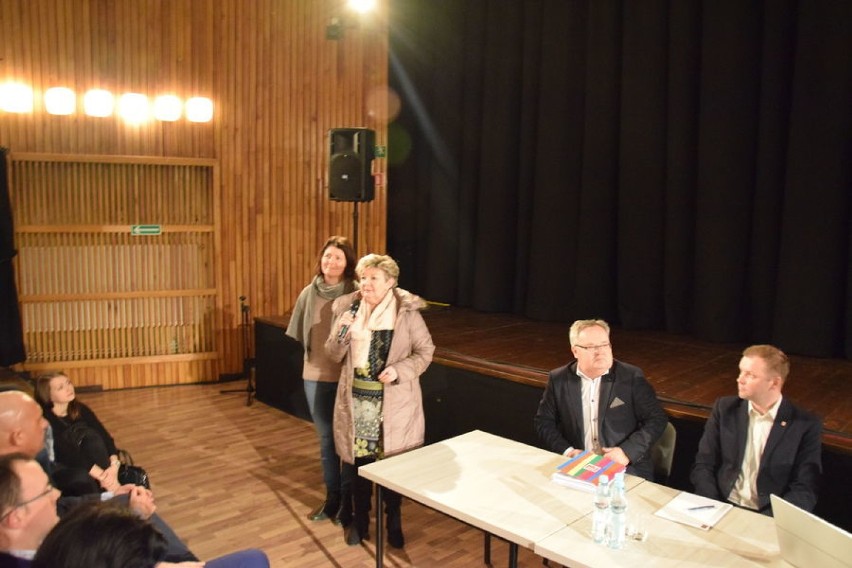 Burmistrz Opoczna spotkał się z mieszkańcami w sprawie budżetu gminy. Jutro sesja nadzwyczajna [zdjęcia]