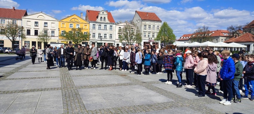 Maturzyści z chełmińskiego Liceum Ogólnokształcącego Księży...