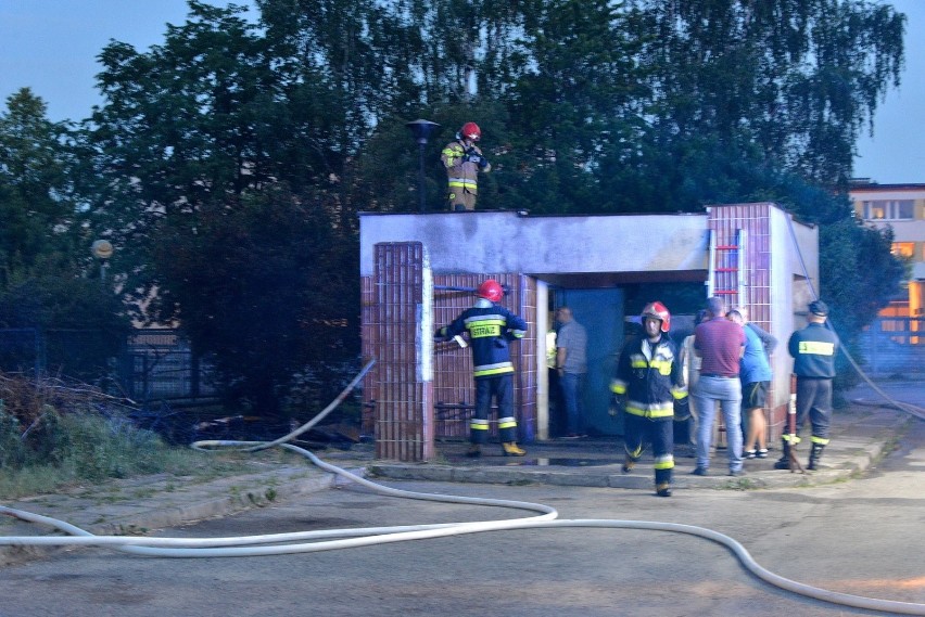 Dym nad ulicą Jagiellońską w Kielcach. Strażacy w akcji [ZDJĘCIA]