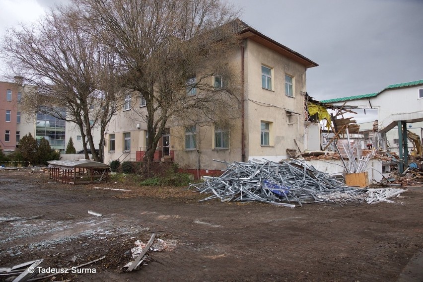 TYLKO U NAS. Przy ul. Barnima w Stargardzie trwa rozbiórka obiektów po Zakładzie Mleczarskim Starco 