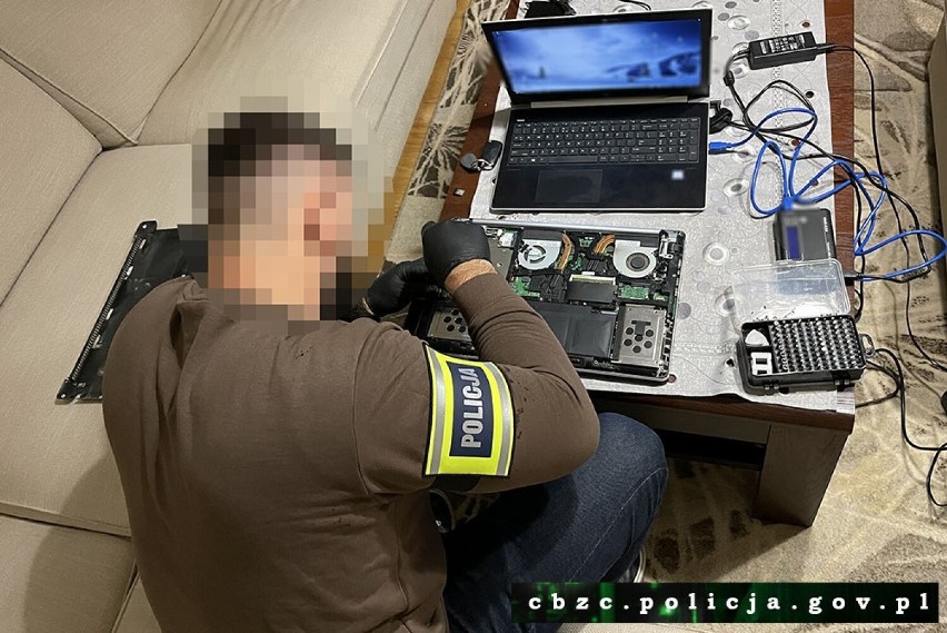 Policjanci z Rzeszowa zatrzymali 5 osób trudniących się w Internecie pornografią dziecięcą. Grozi im do lat 12 więzienia