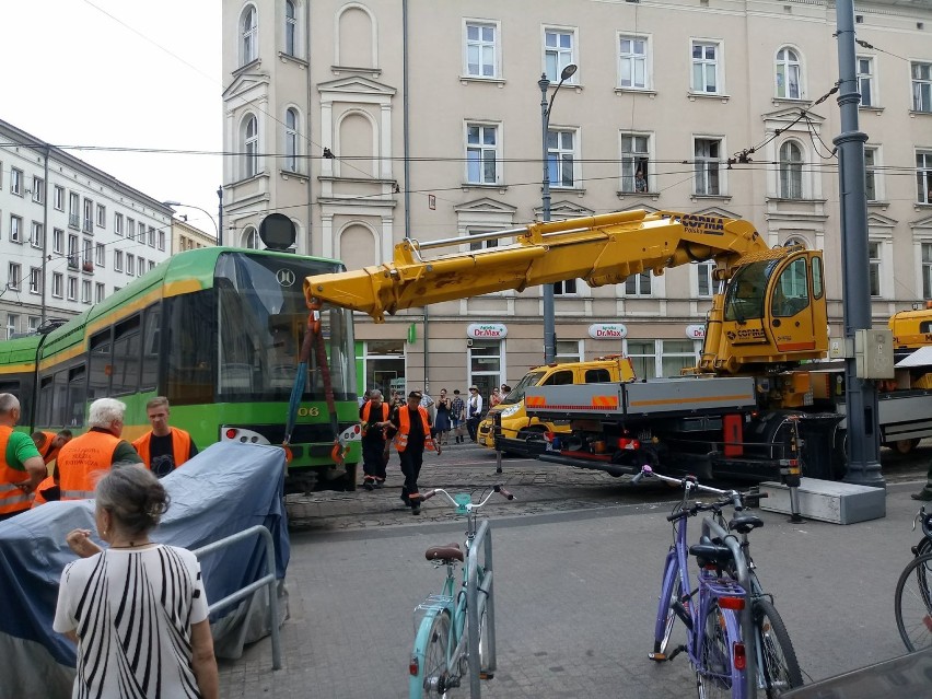 Na Al. Marcinkowskiego doszło do wykolejenia tramwaju MPK...