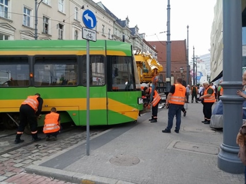 Na Al. Marcinkowskiego doszło do wykolejenia tramwaju MPK...