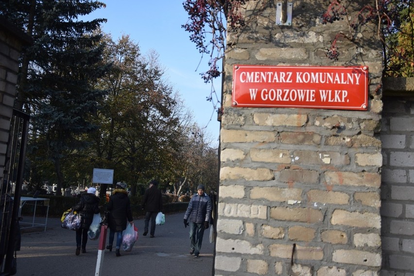 Na cmentarz w Gorzowie dojedziemy trzema liniami: 105, 111 i...