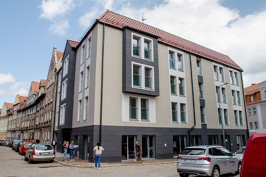 Wałbrzych: Przekazanie kluczy dla lokatorów nowego budynku przy ul. Staszica (ZDJĘCIA)