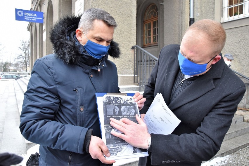 Szokujący baner na trasie Opole-Dąbrowa. Płód po aborcji,...