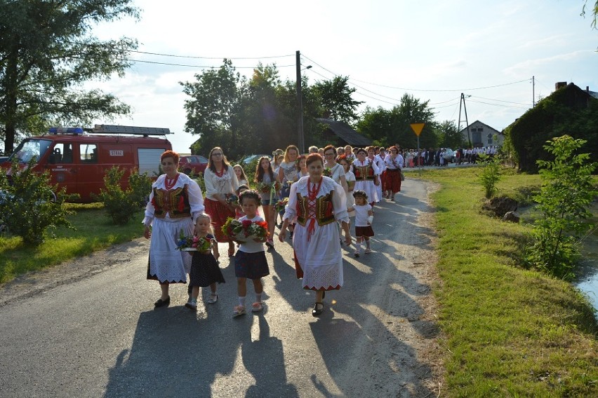 Noc Świętojańska w Siadczy. Były wianki i wspólna zabawa [FOTO + WIDEO]