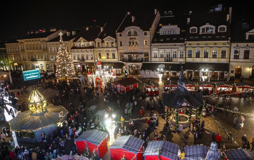 Miasteczko Świąteczne rozbłyśnie na rzeszowskim Rynku już 1 grudnia. Będzie jarmark, Mikołaj i atrakcje dla dzieci